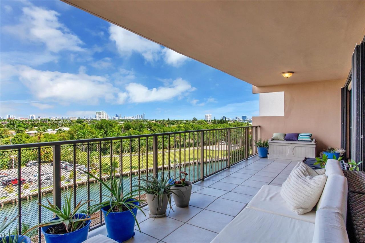 1800 NE 114th St , Unit 711, Miami, FL 33181 Photo