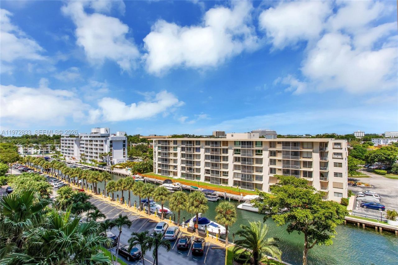 1800 NE 114th St , Unit 711, Miami, FL 33181 Photo