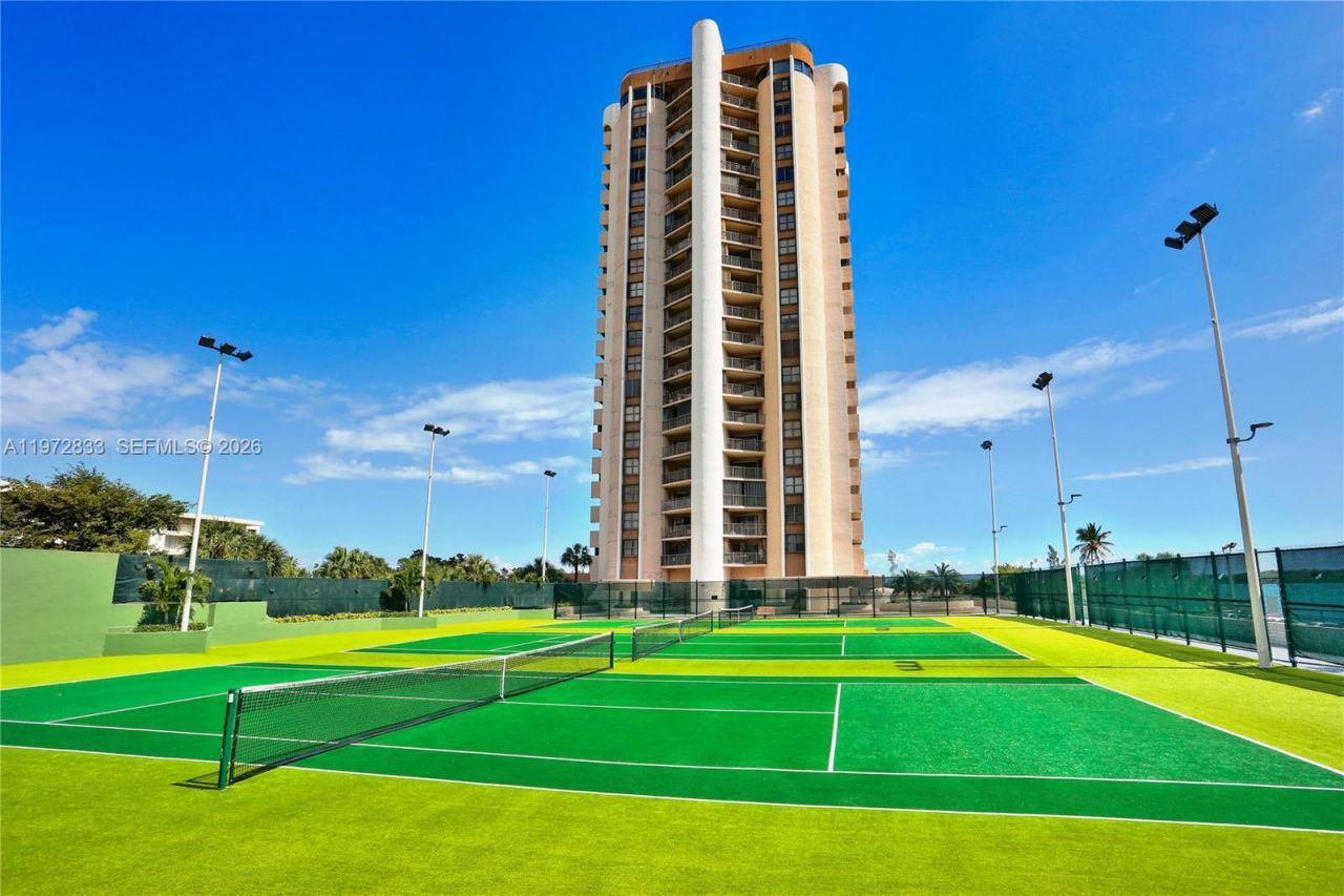 1800 NE 114th St , Unit 711, Miami, FL 33181 Photo