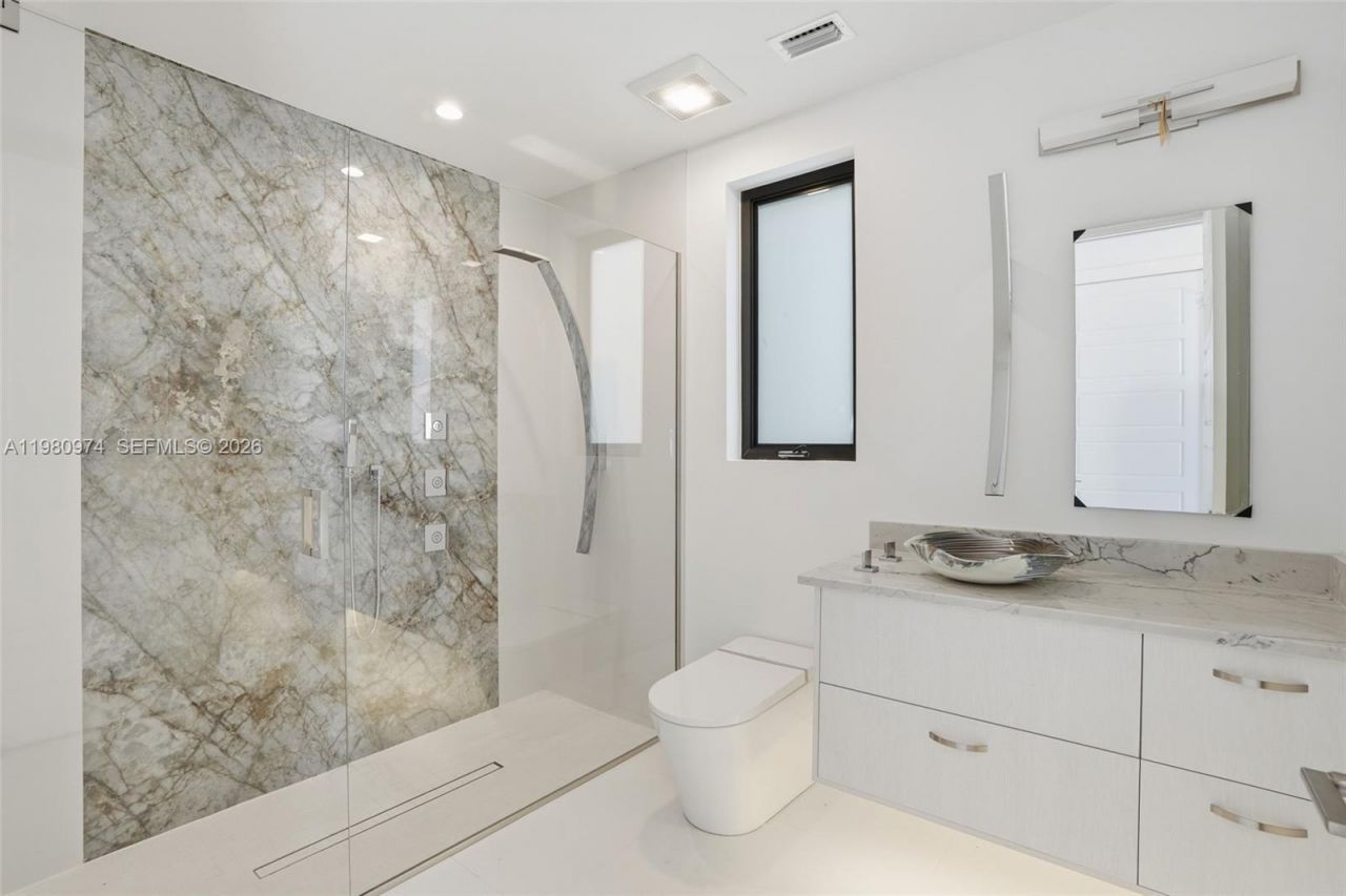 5735 Riverside Dr , Cape Coral, FL 33904 Photo