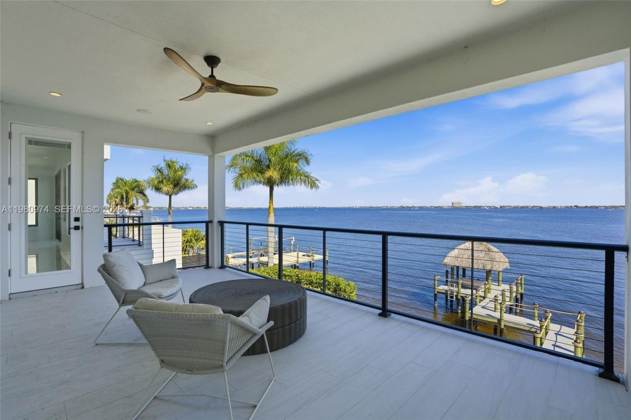 5735 Riverside Dr, Cape Coral, FL 33904 Photo