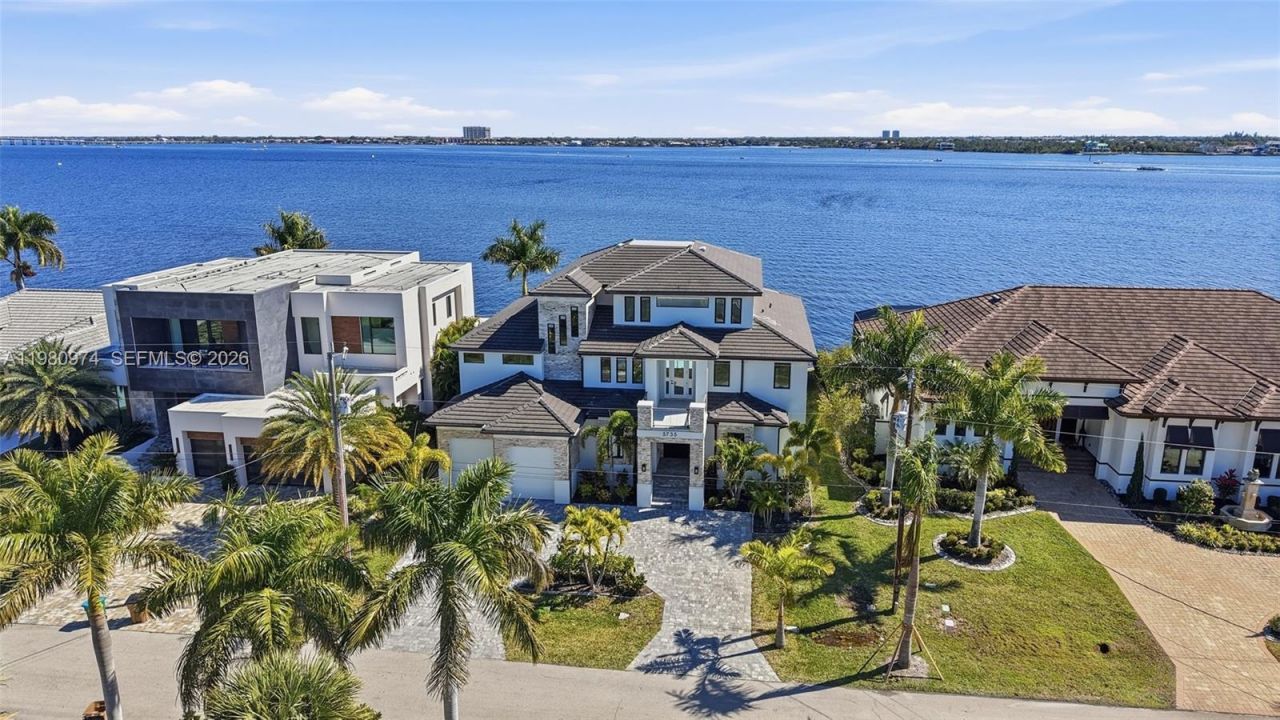 5735 Riverside Dr, Cape Coral, FL 33904 Photo