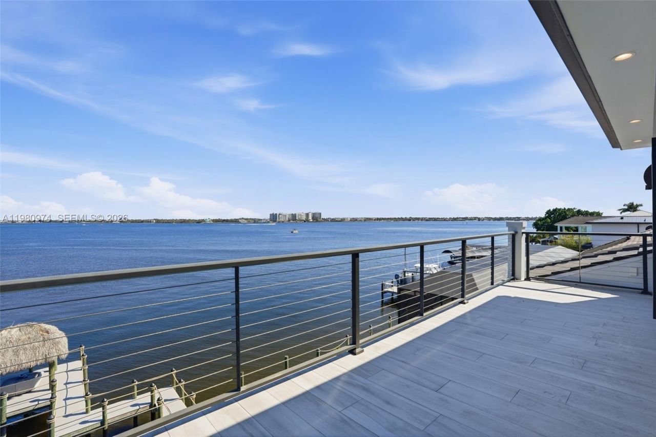 5735 Riverside Dr, Cape Coral, FL 33904 Photo