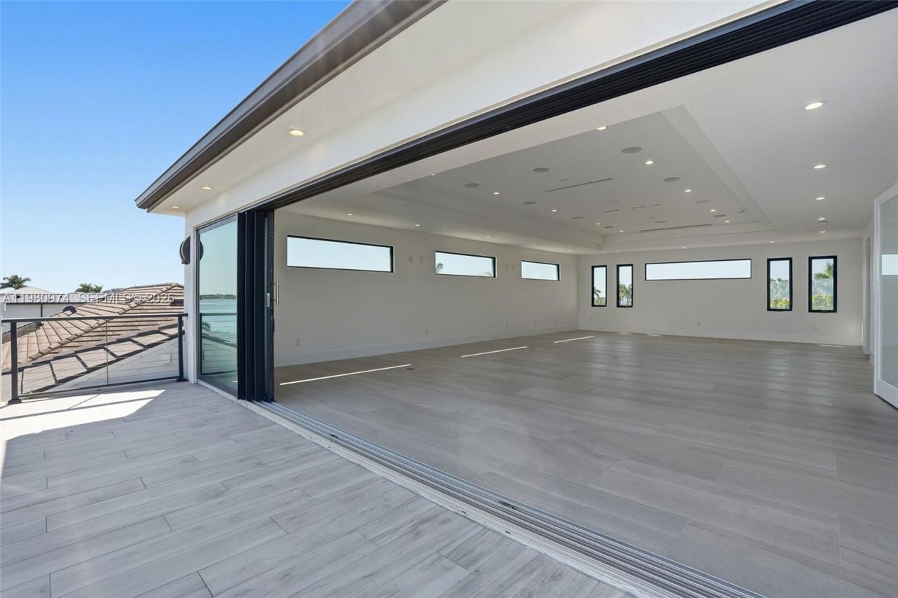 5735 Riverside Dr , Cape Coral, FL 33904 Photo