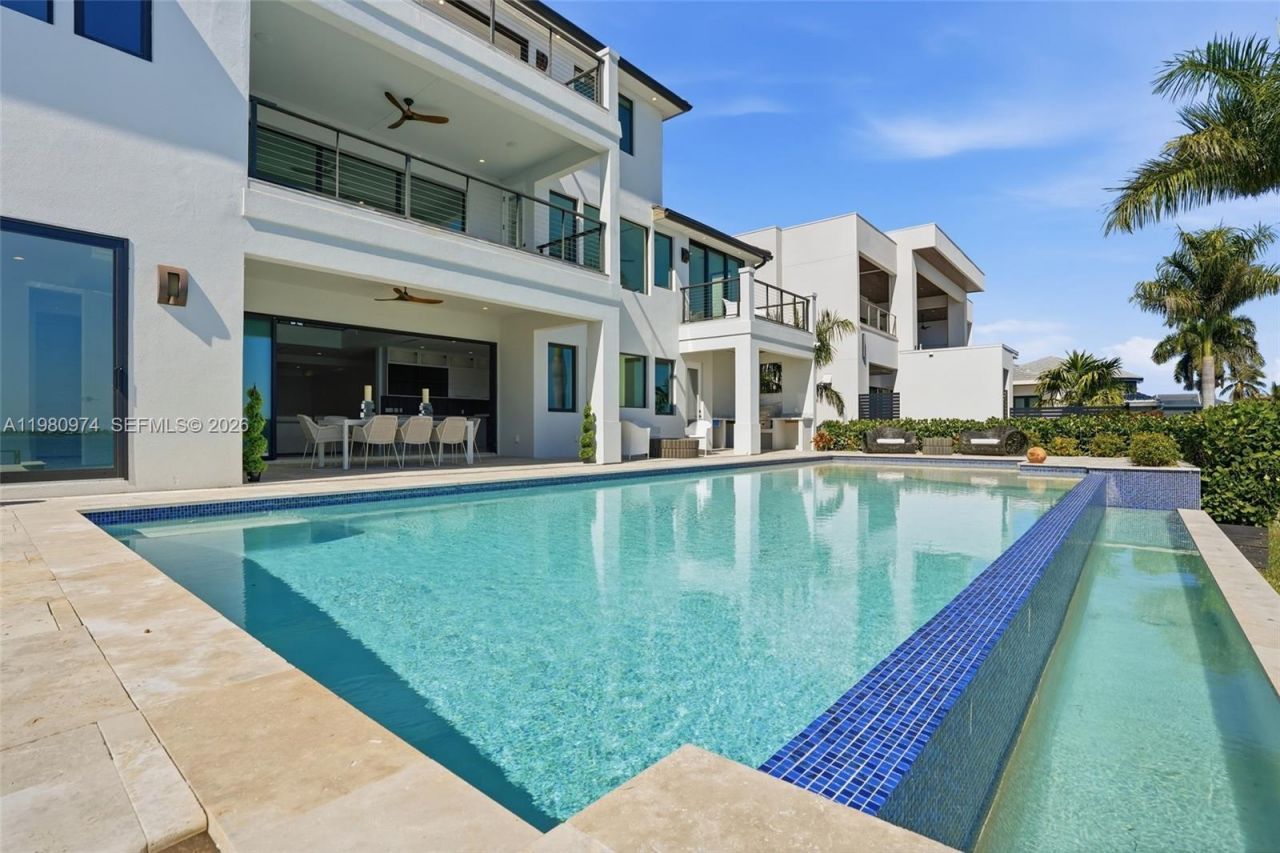 5735 Riverside Dr , Cape Coral, FL 33904 Photo