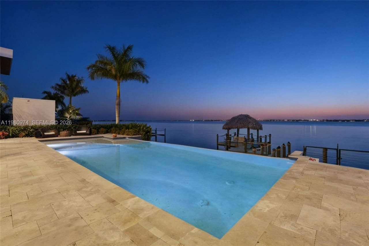 5735 Riverside Dr, Cape Coral, FL 33904 Photo