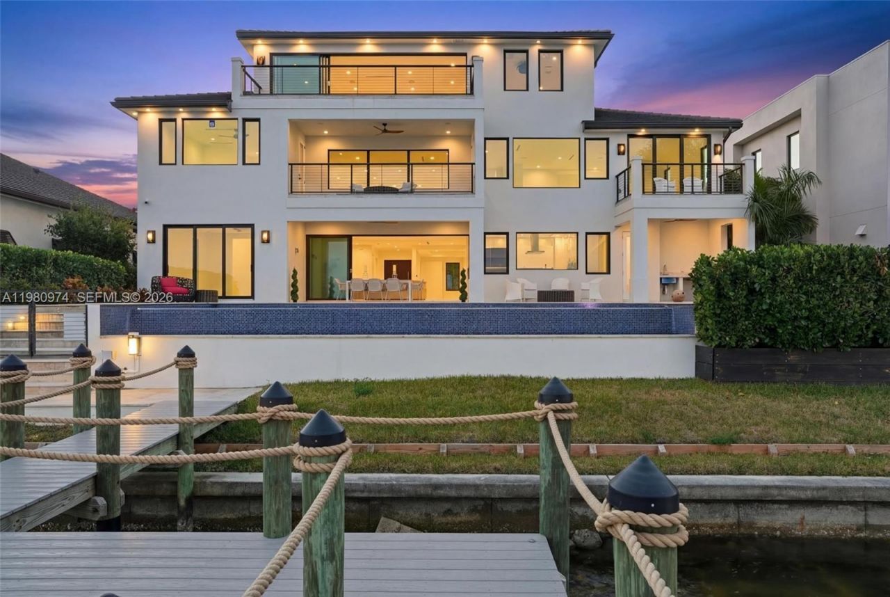 5735 Riverside Dr , Cape Coral, FL 33904 Photo