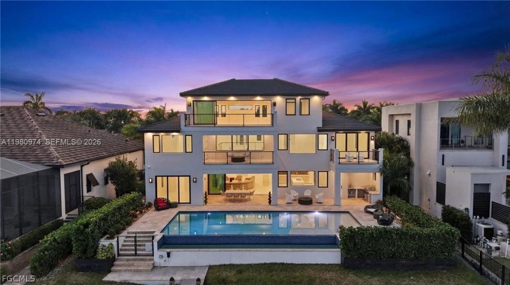 5735 Riverside Dr , Cape Coral, FL 33904 Photo