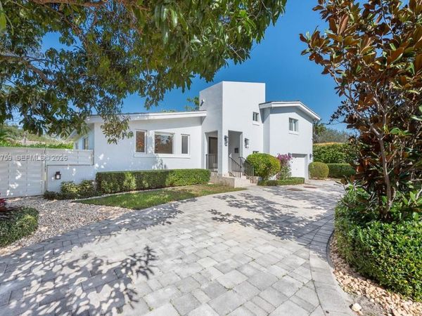 717 Benevento Ave, Coral Gables, FL 33146