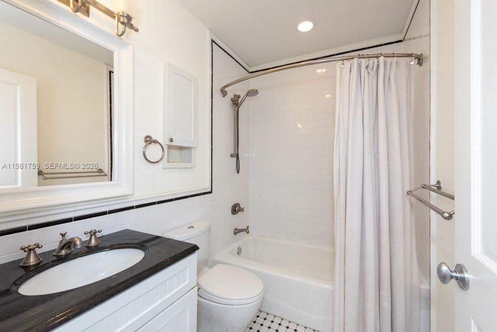 717 Benevento Ave, Coral Gables, FL 33146 Photo