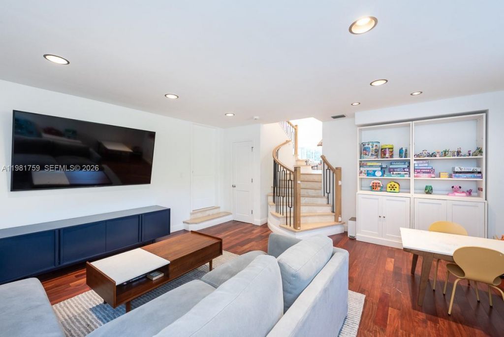 717 Benevento Ave, Coral Gables, FL 33146 Photo