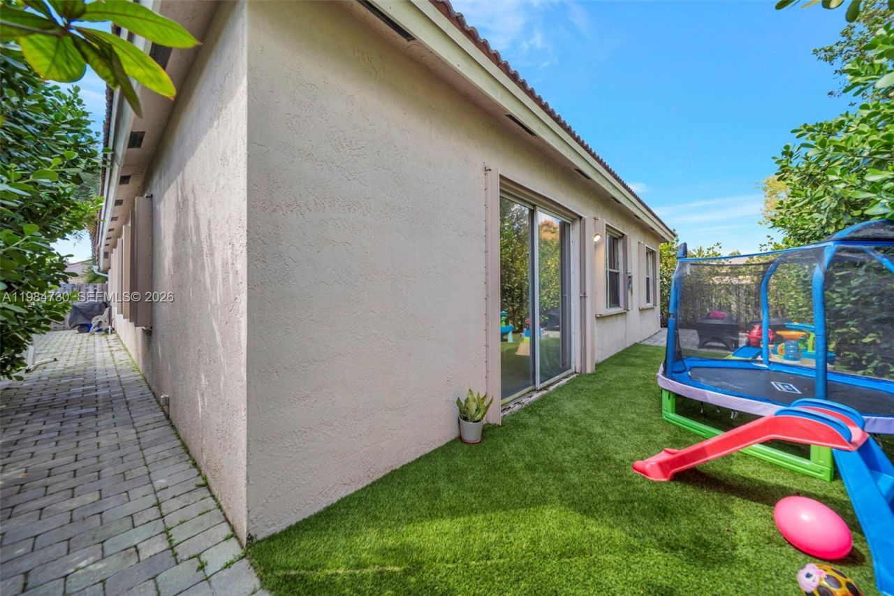 1531 SW 194th Ter, Pembroke Pines, FL 33029 Photo