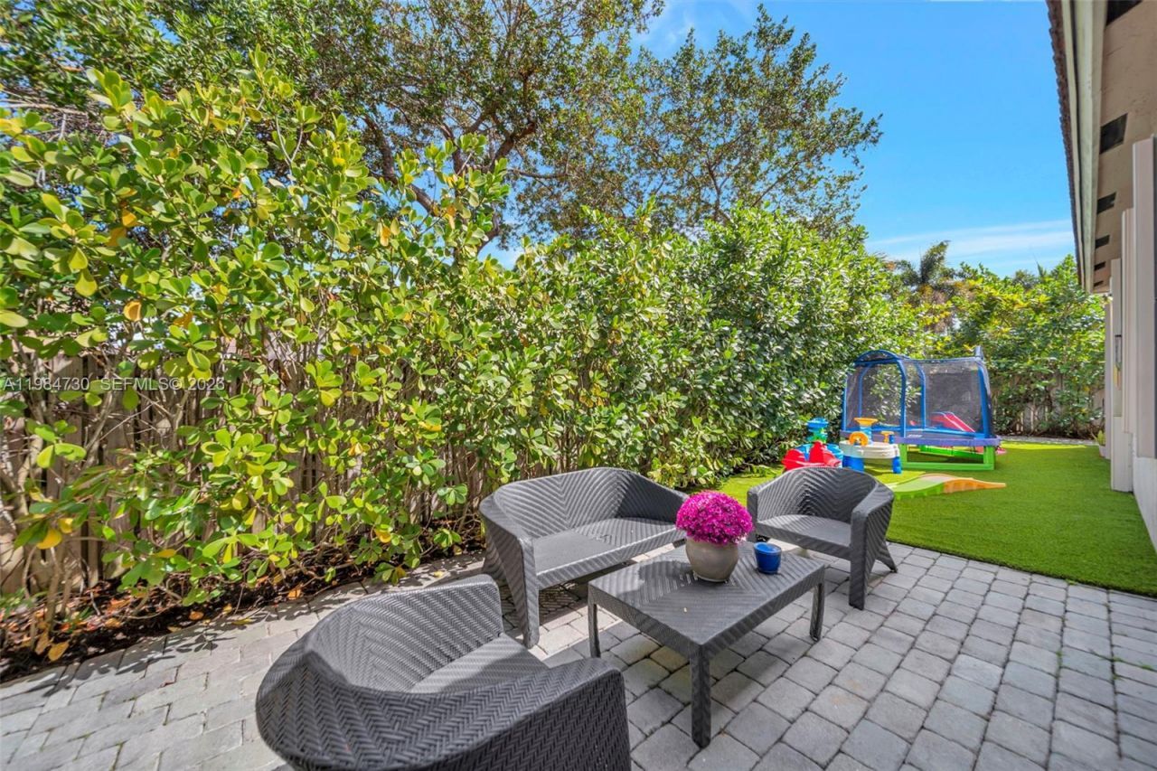 1531 SW 194th Ter, Pembroke Pines, FL 33029 Photo