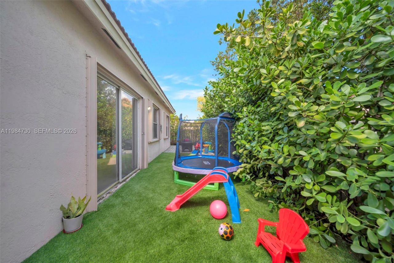 1531 SW 194th Ter, Pembroke Pines, FL 33029 Photo