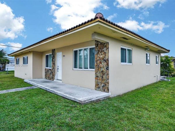 3900 SW 67th Ave, Miami, FL 33155