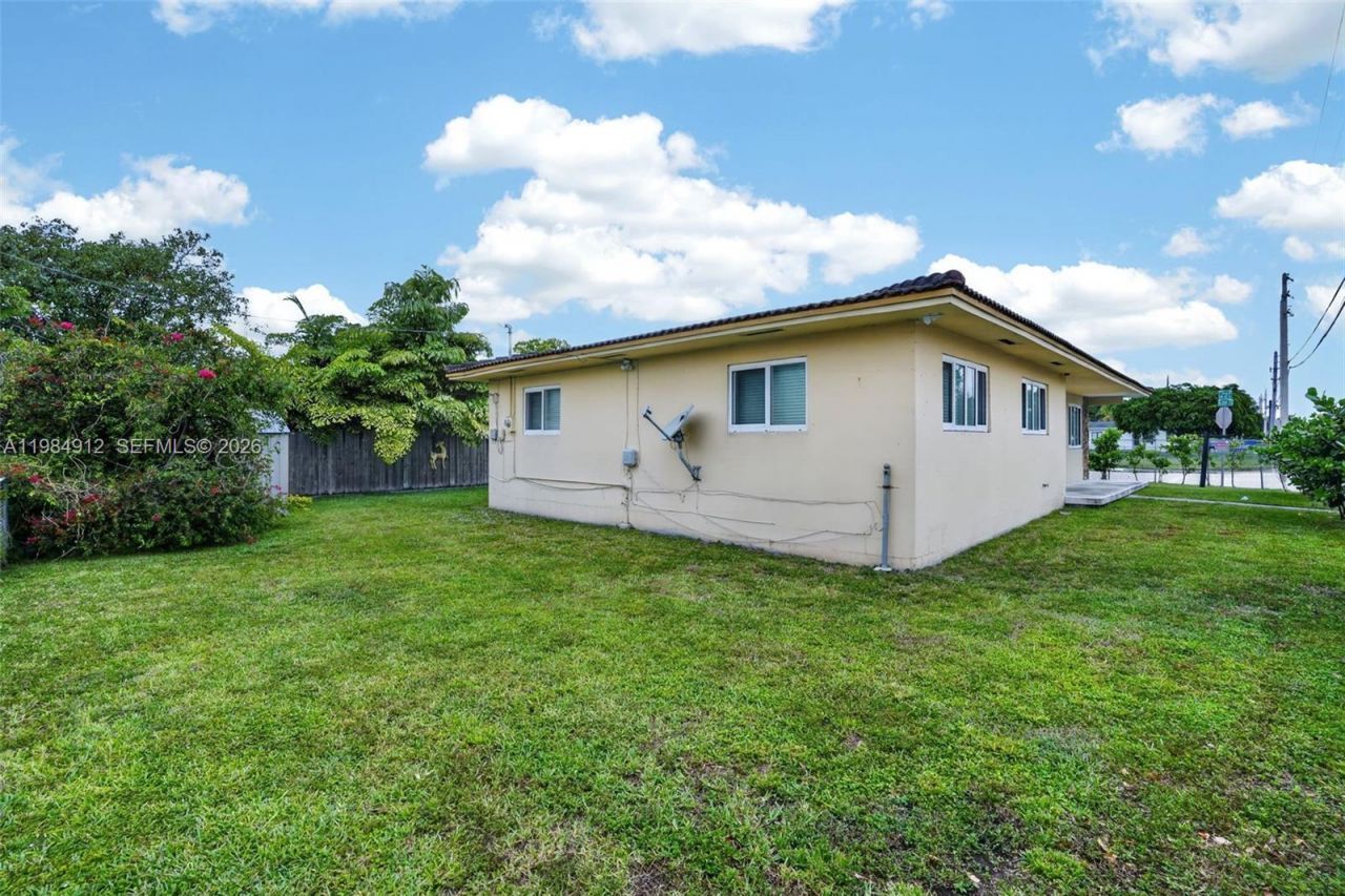 3900 SW 67th Ave, Miami, FL 33155 Photo