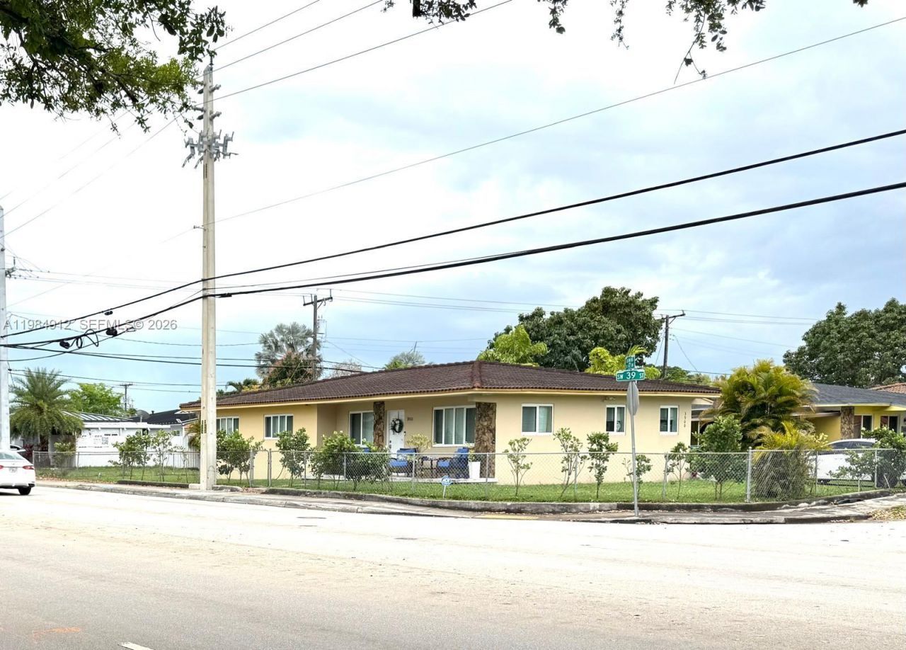 3900 SW 67th Ave, Miami, FL 33155 Photo
