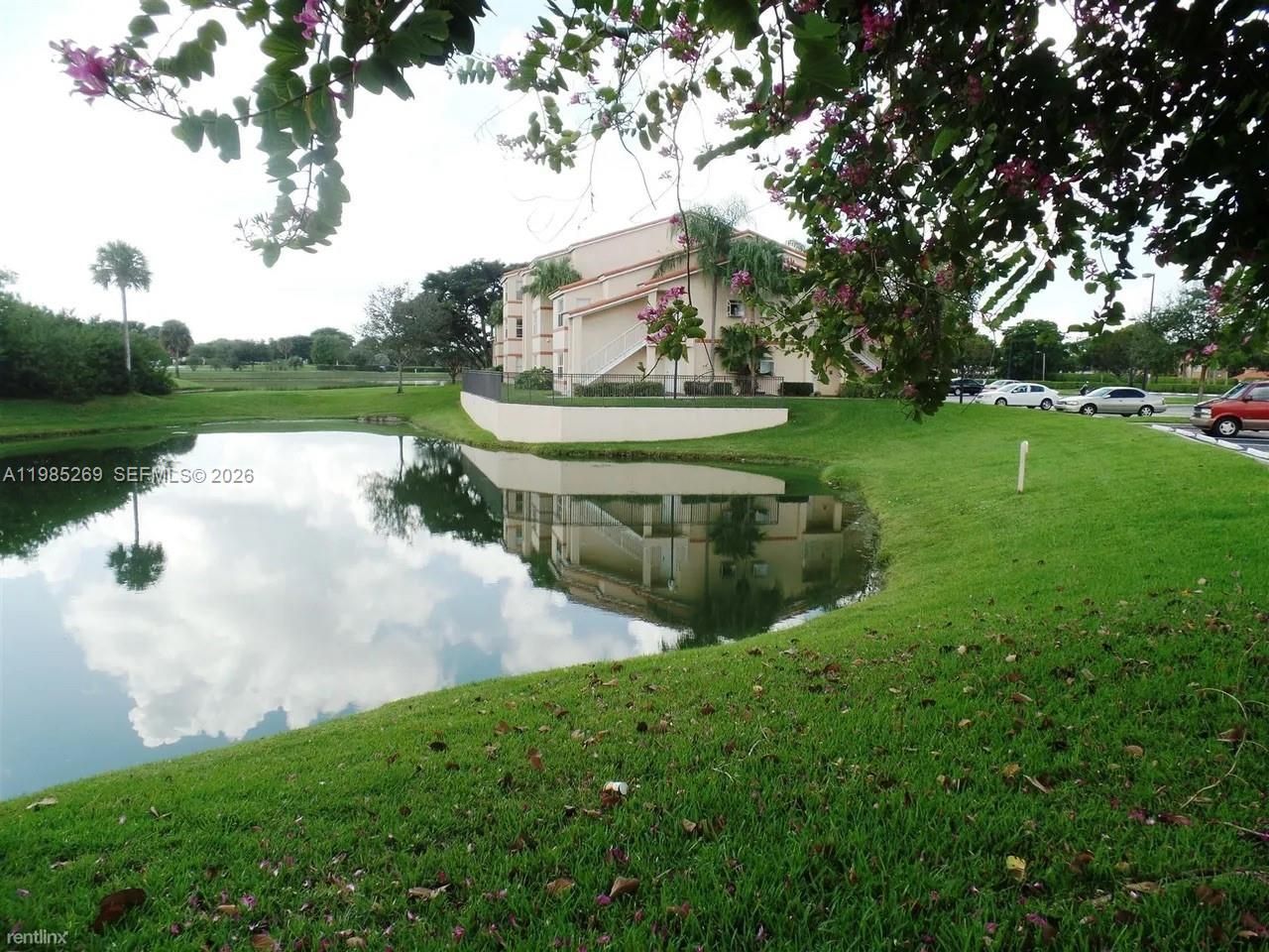 3410 N Pinewalk Dr N , Unit 827, Margate, FL 33063 Photo