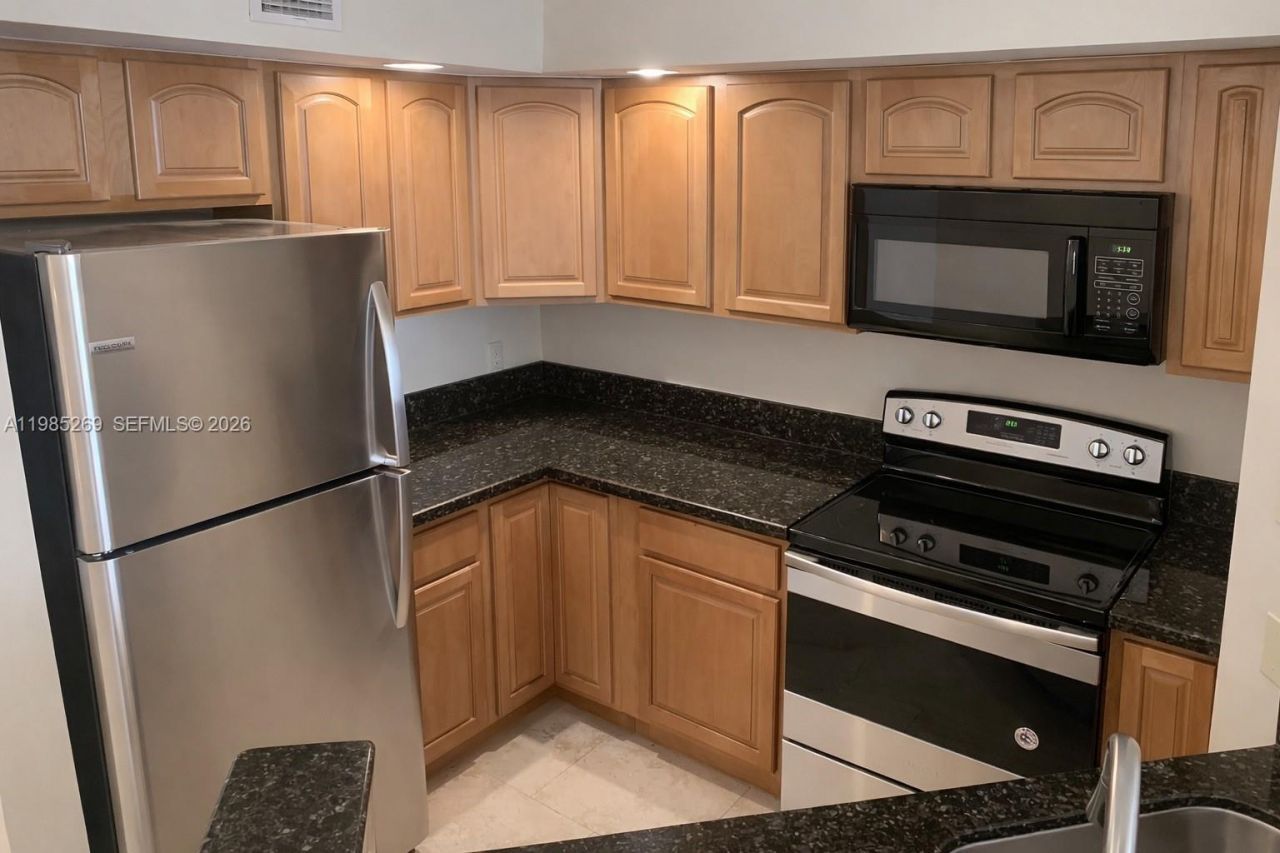 3410 N Pinewalk Dr N , Unit 827, Margate, FL 33063 Photo