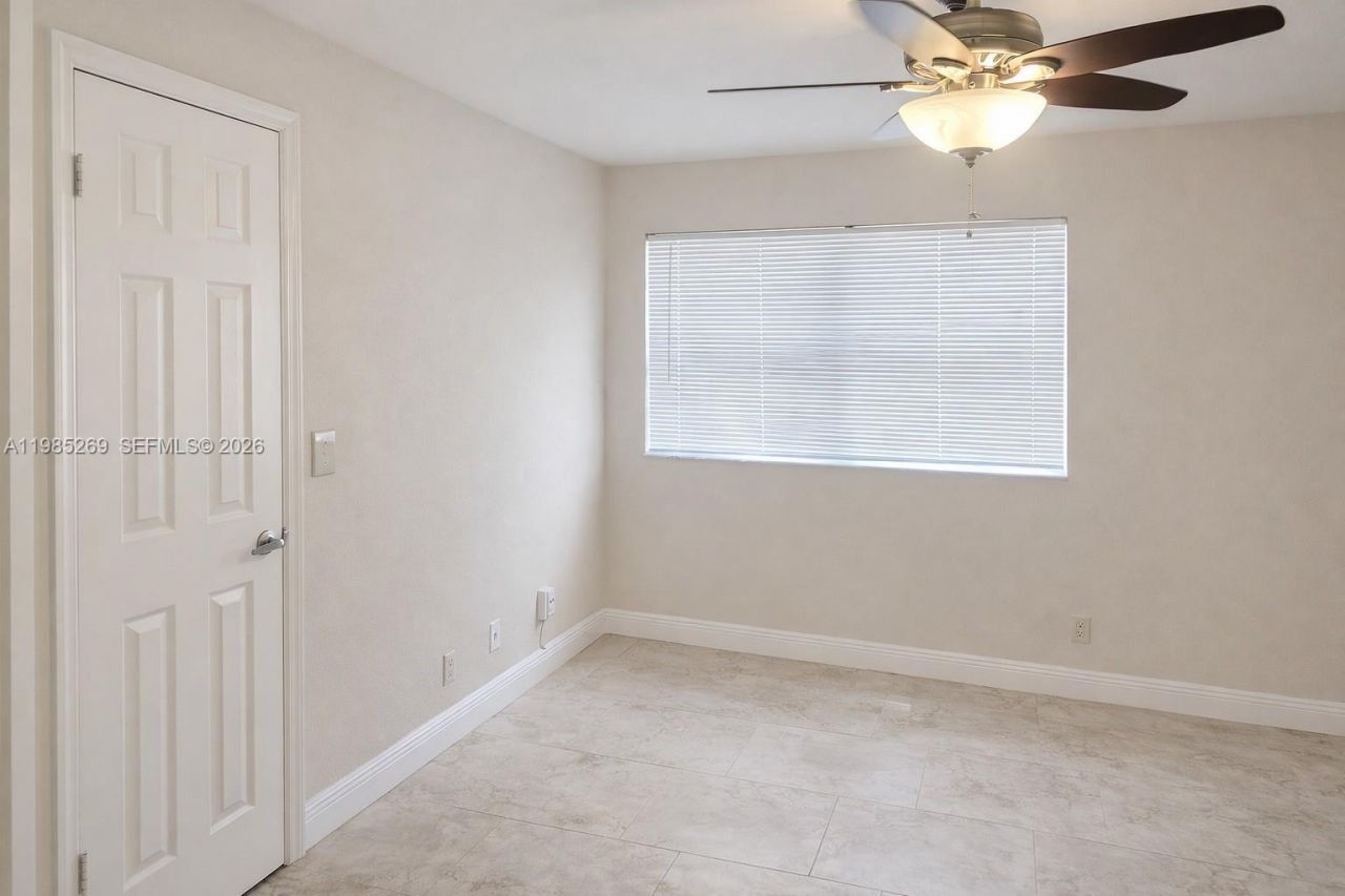 3410 N Pinewalk Dr N , Unit 827, Margate, FL 33063 Photo