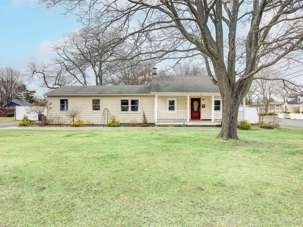 507 Gillette Avenue, Bayport, NY 11705