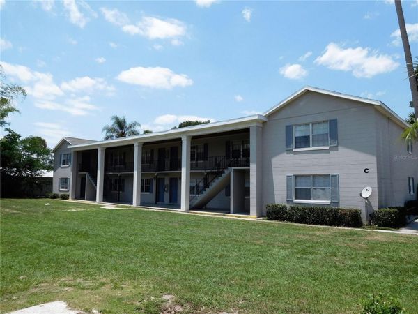 302 S SPRING GARDEN AVENUE , Unit B09, DELAND, FL 32720