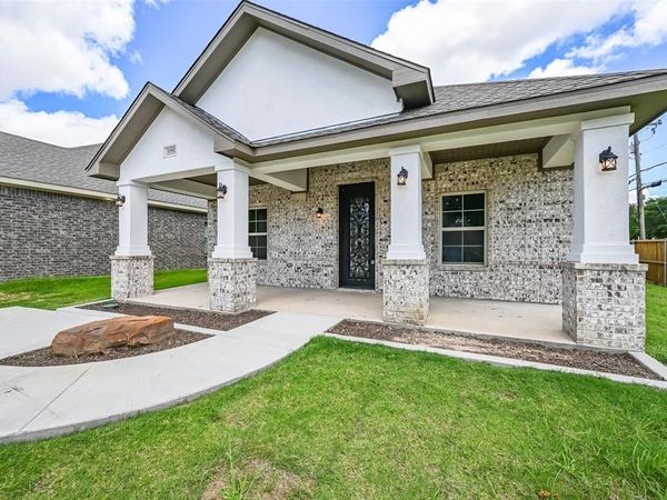 1102 Fort Worth Street, Grand Prairie, TX 75050