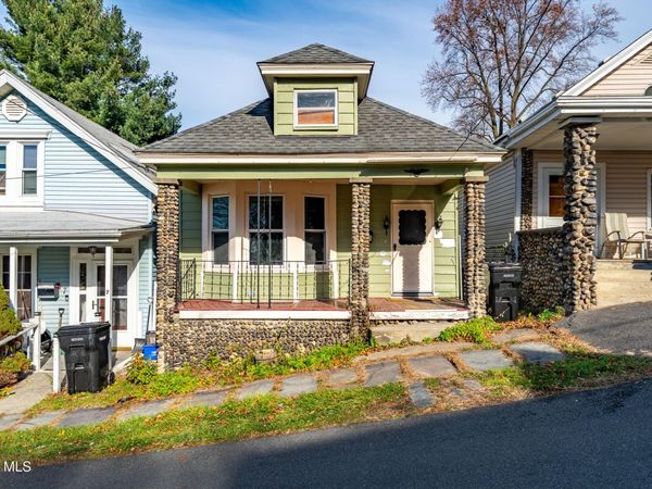 9 House Avenue, Troy, NY 12180