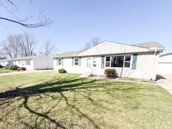 7621 Miami Road, Mentor on the Lake, OH 44060