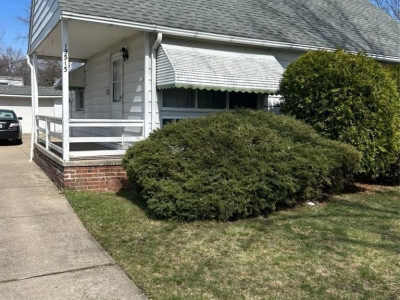 15513 Walvern Boulevard, Maple Heights, OH 44137 Photo 2