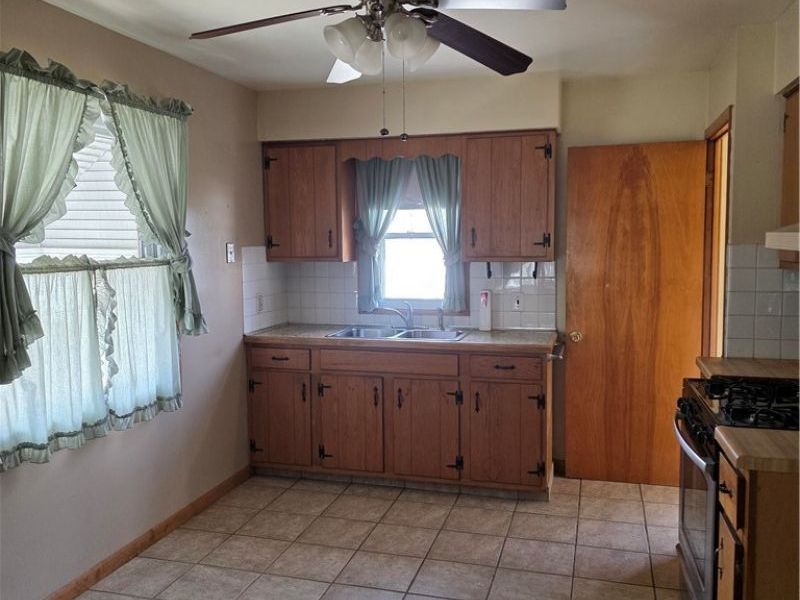 15513 Walvern Boulevard, Maple Heights, OH 44137 Photo 24