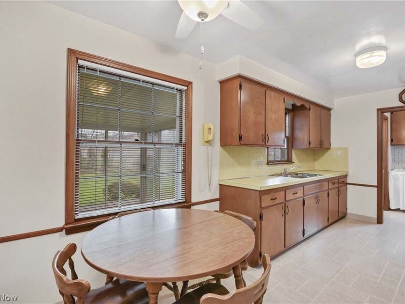 25891 Chaucer Drive, Westlake, OH 44145 Photo 13