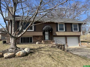 1114 Hackney Drive , Papillion, NE 68046