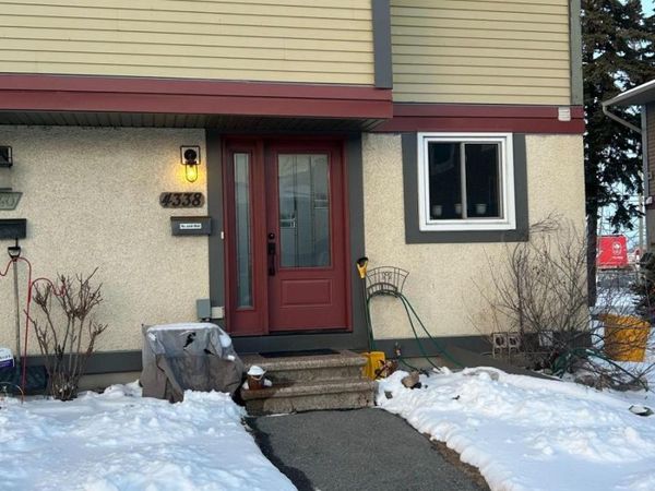 4338 Meadowvale Lane , Ottawa, ON K1B5A2