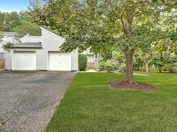 15 Krenkel Ct, Raritan, NJ 08822