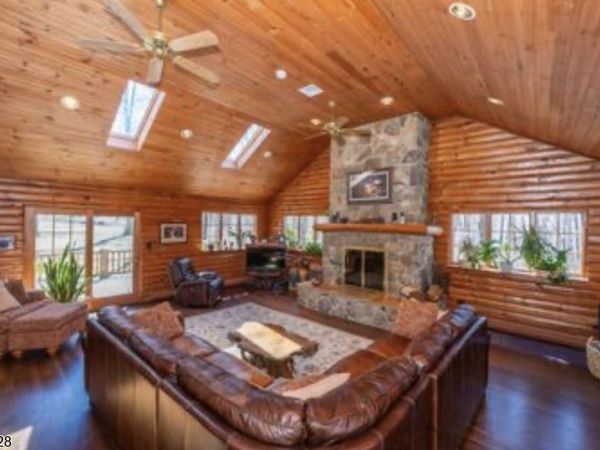 9 Buckhaven Trl, Hardyston, NJ 07460