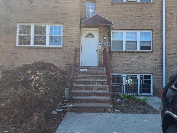 15 College Dr, Unit 15, Edison, NJ 08817