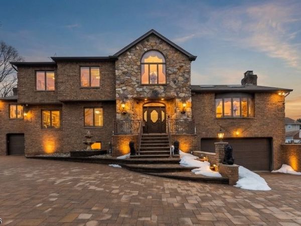 512 Van Bussum Ave, Garfield, NJ 07026