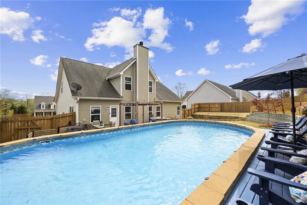 5645 Wooded Valley Way, Flowery Branch, GA 30542 Main Photo