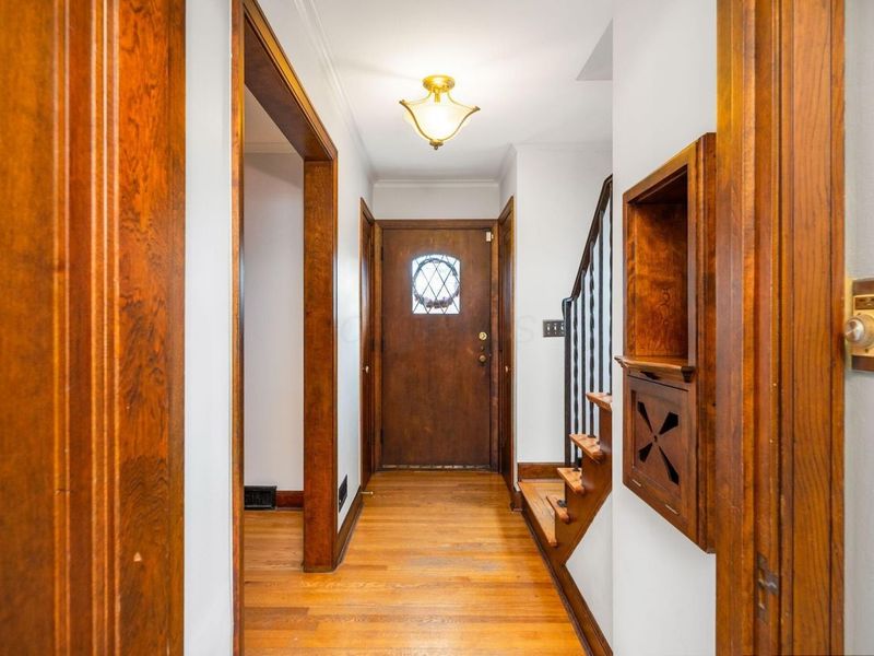 367 E Dunedin Road, Columbus, OH 43214 Photo 2