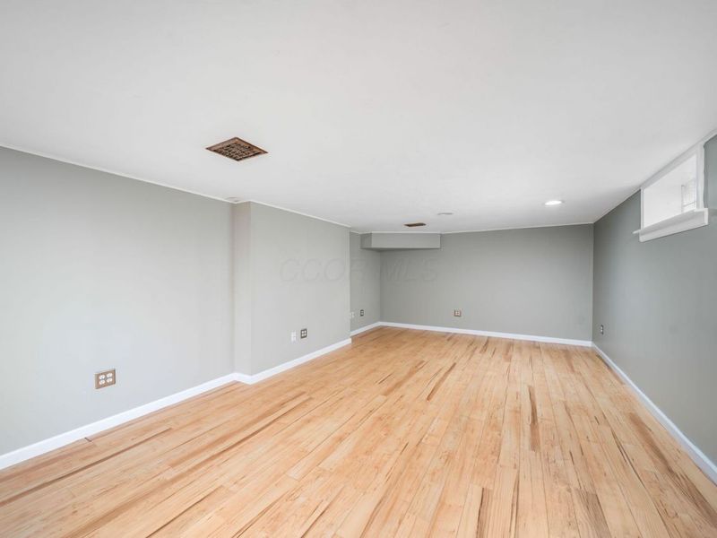 367 E Dunedin Road, Columbus, OH 43214 Photo 26