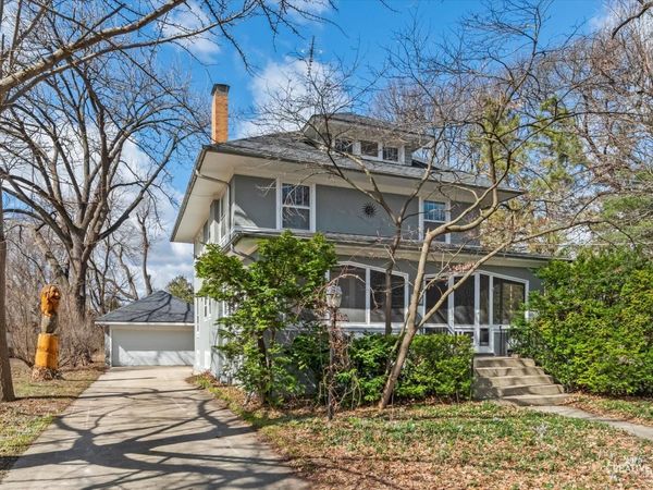 118 S Union Street, Elgin, IL 60123