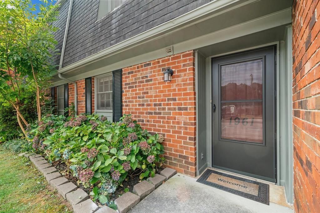 1961 Meadowbrook Circle, Dalton, GA 30720 Main Photo