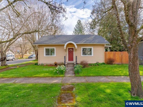 696 Breys Av NE, Salem, OR 97301