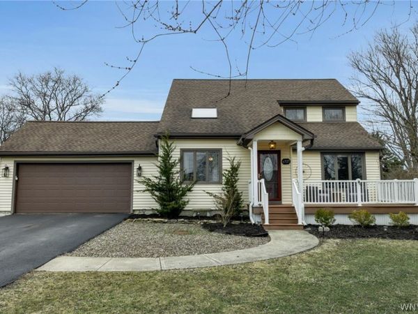 6727 Campbell Boulevard, Lockport, NY 14094