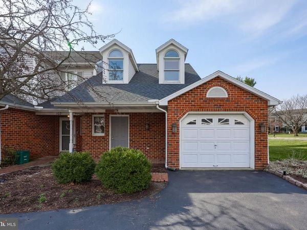 100 PEPPERTON COURT , LITITZ, PA 17543