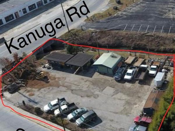 321 S Washington Street , Hendersonville, NC 28739