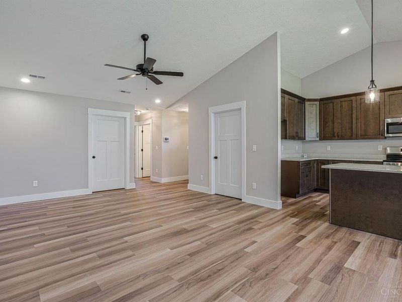5017 Waterford Lane, Middletown, OH 45042 Photo 11