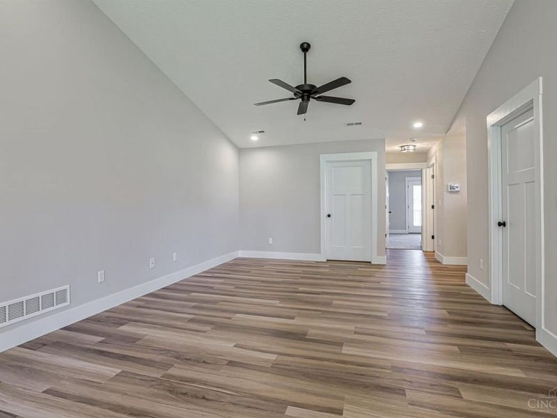 5017 Waterford Lane, Middletown, OH 45042 Photo 12