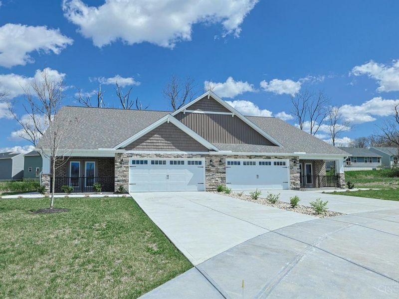 5017 Waterford Lane, Middletown, OH 45042 Photo 2